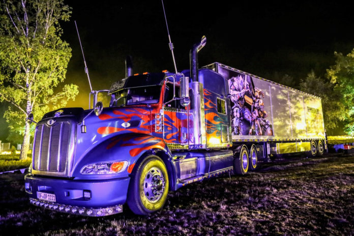 VIECC Optimus Prime Truck